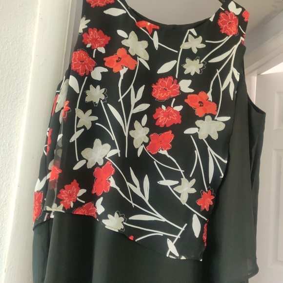 Calvin Klein - Picture 4 of 7